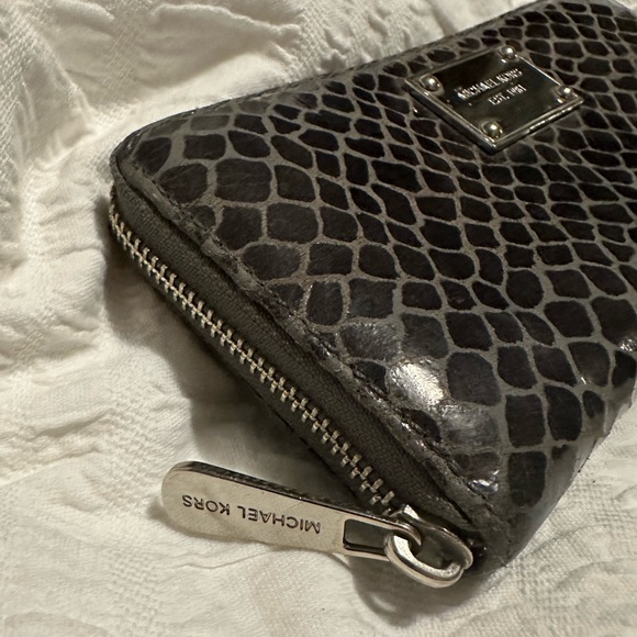 Michael Kors Wallet - Picture 3 of 10